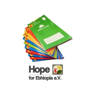 Doe cadernos de exercícios para crianças em idade escolar na Etiópia
