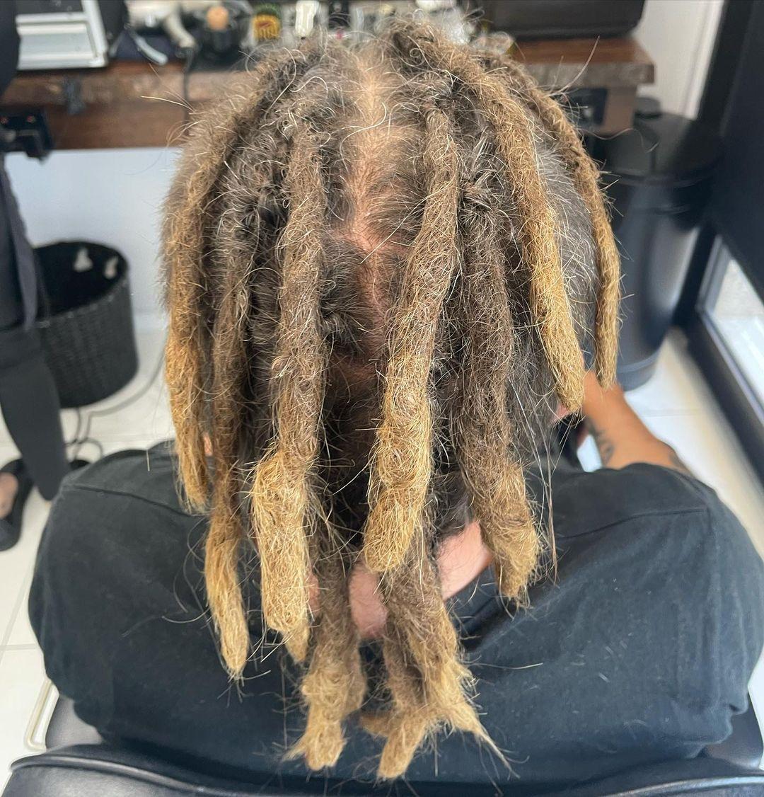 𝕎𝕙𝕒𝕥 𝕒 𝕥𝕚𝕕𝕪 𝕦𝕡!

• Dreadlock installation, maintenance and restoration availabl…