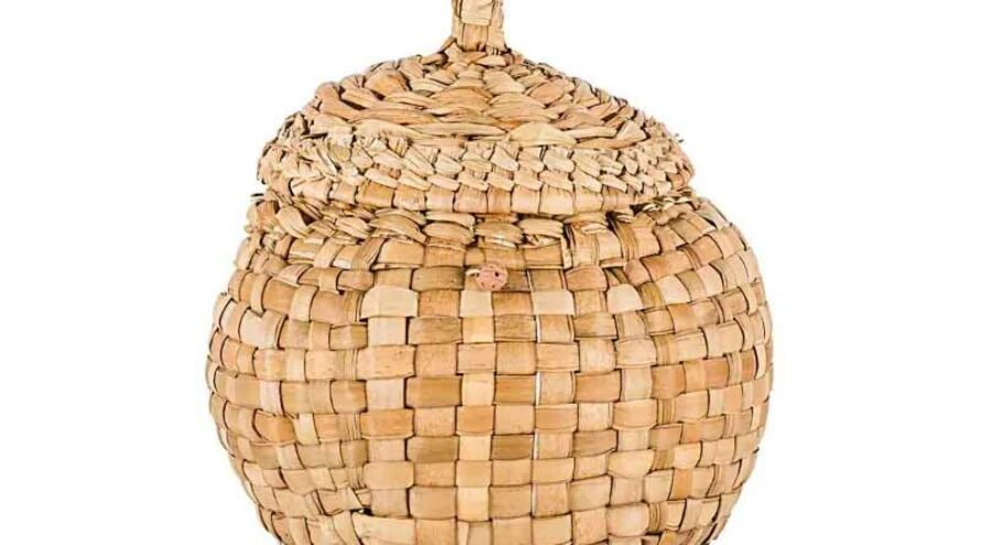 Pumpkin basket with lid